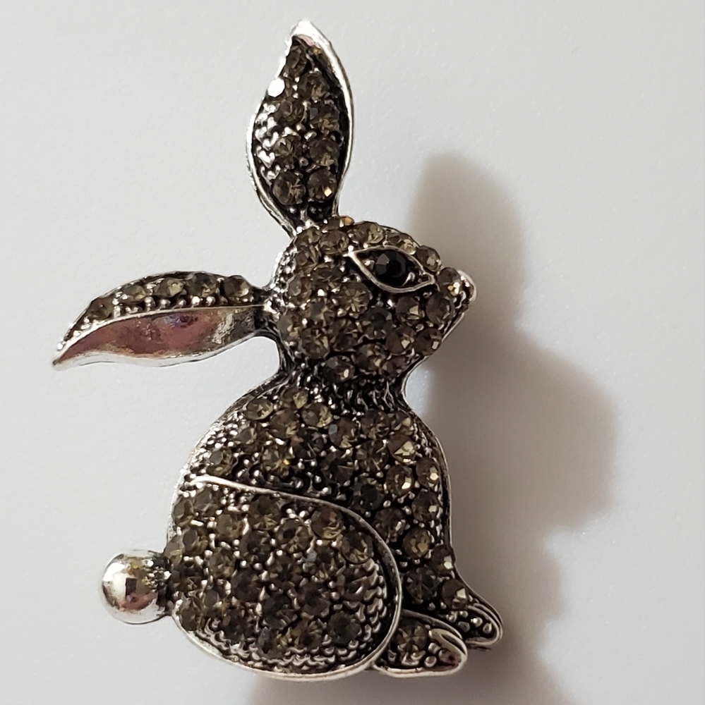 Bunny rabbit brooch Crystals sparkly gray smoky silver small pin Easter spring - Picture 7 of 8